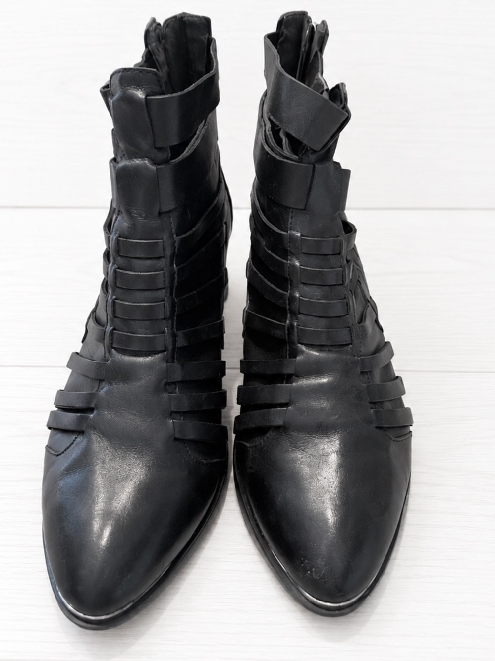 NWOT Schutz Black Leather Strappy Buckle Ankle Boots Block Heel Size 9 - Picture 5 of 7